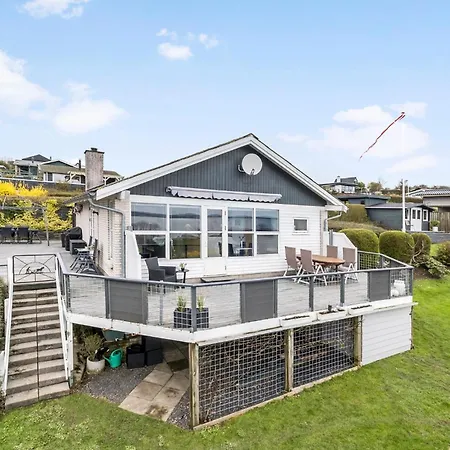 Hébergement de vacances 3 Bedroom Cozy In *