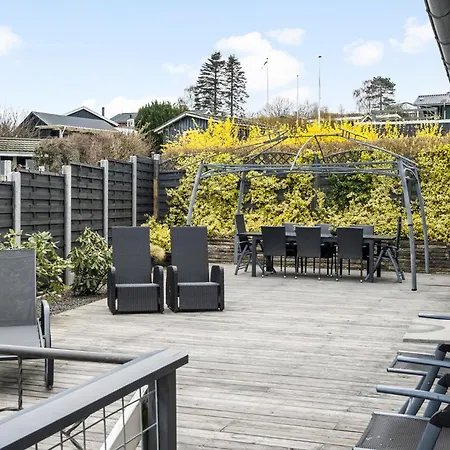 3 Bedroom Cozy In Feriehus *