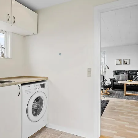 3 Bedroom Cozy In *